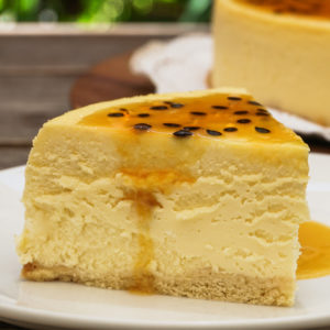 Cheesecake maracuyá  (con salsa maracuya)